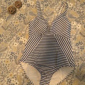 One-Piece Time and Tru Bathing Suit